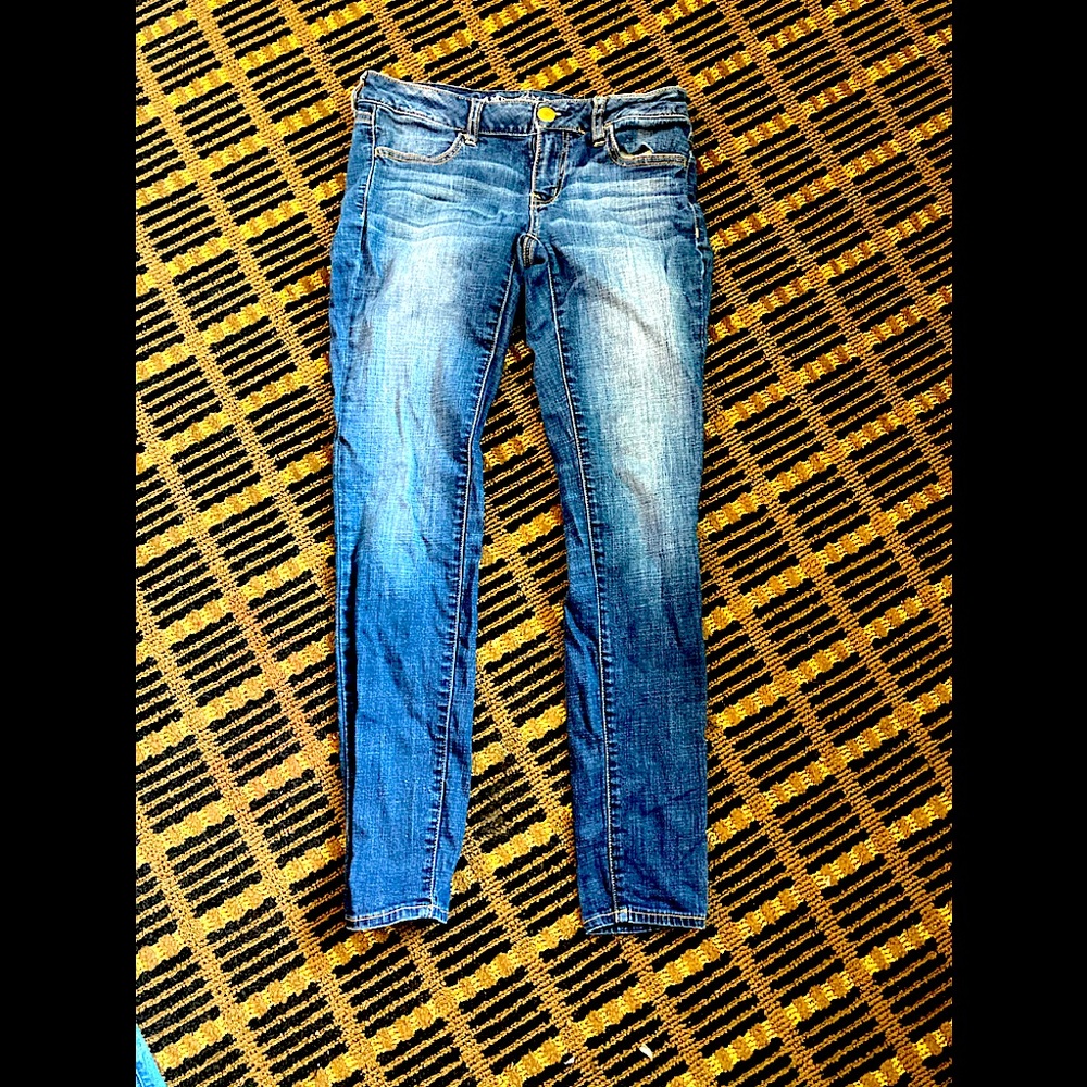 American eagle mid waste straight legged jeans